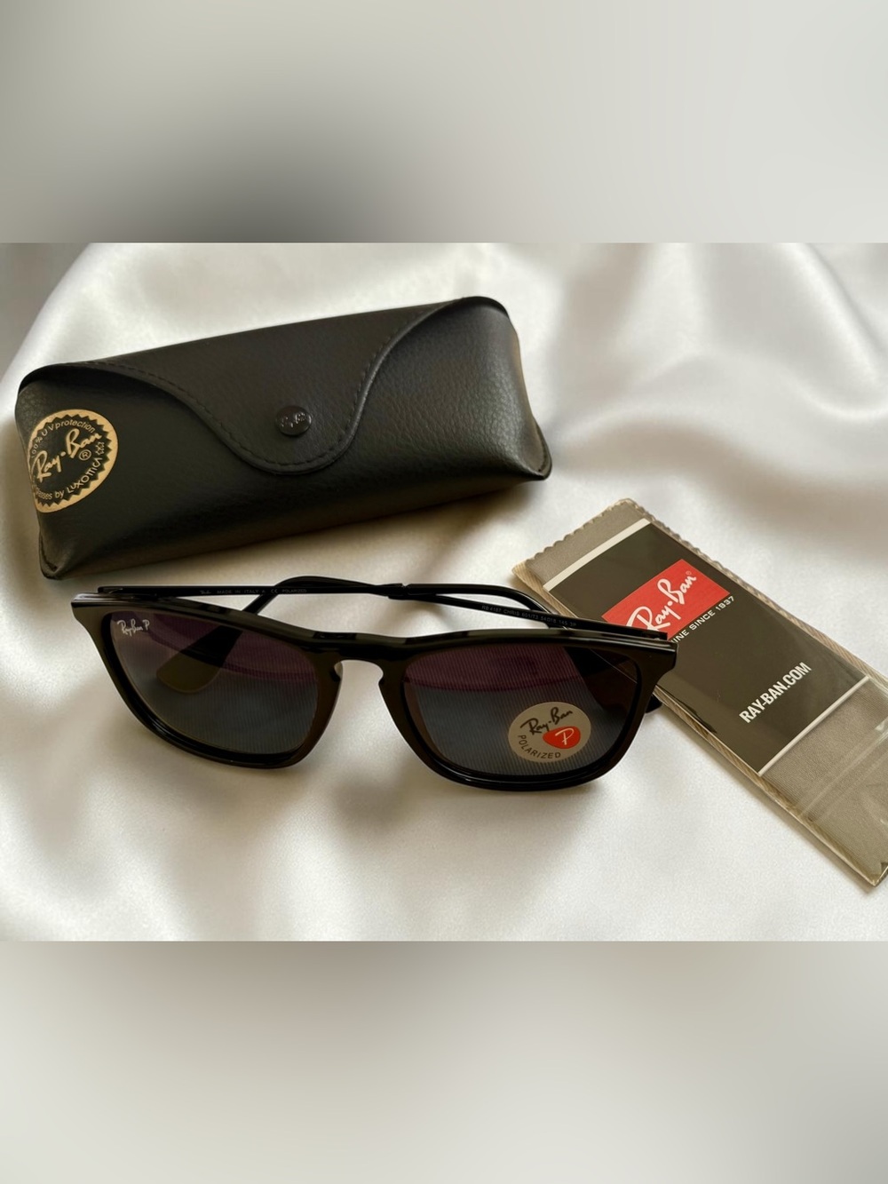 NEW Ray-Ban Black (RB 4187 CHRIS)